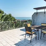 Apartment M262 - Marcelli, Quadrilocale Ristrutturato Con Terrazzo Vista Mare 1p Marcelli