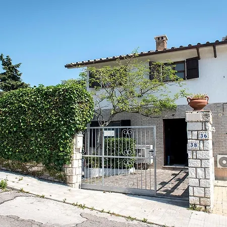 M262 - Marcelli, Quadrilocale Ristrutturato Con Terrazzo Vista Mare 1p