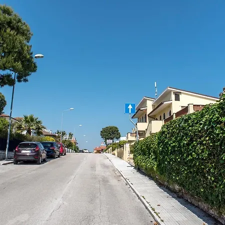 M262 - Marcelli, Quadrilocale Ristrutturato Con Terrazzo Vista Mare 1p アパート マルチェッリ